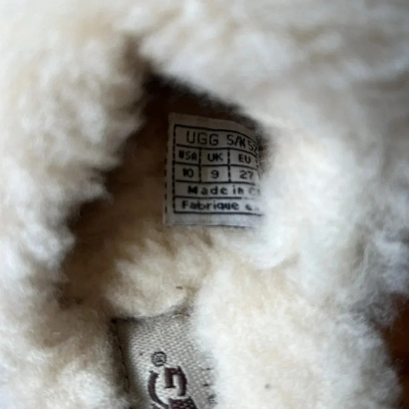 UGG Girl’s Cozy Iil Slipper Little Kids Size 10 - Picture 6 of 7